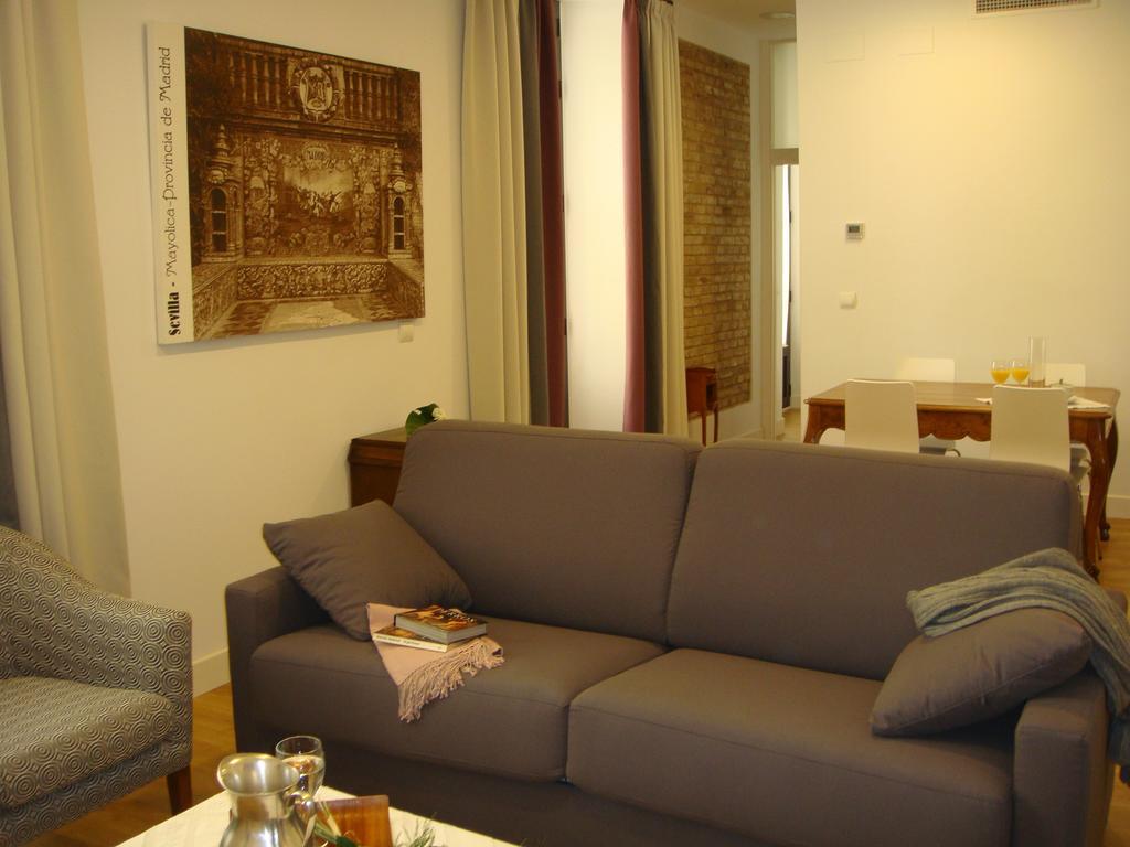 Life Apartments Alberto Lista Sevilla Exteriör bild